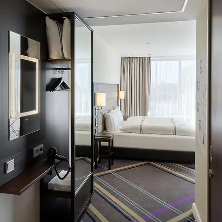 Premier Centre Hotel *